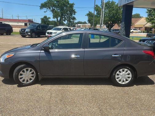 2015 Nissan Versa 1.6 SV
