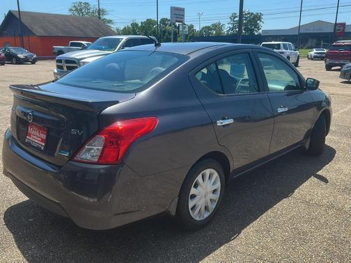 2015 Nissan Versa 1.6 SV