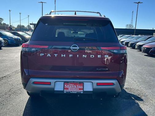 2025 Nissan Pathfinder Platinum