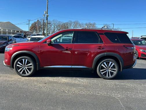 2025 Nissan Pathfinder Platinum