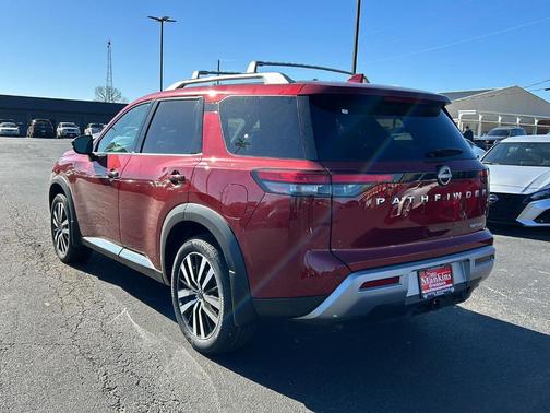 2025 Nissan Pathfinder Platinum