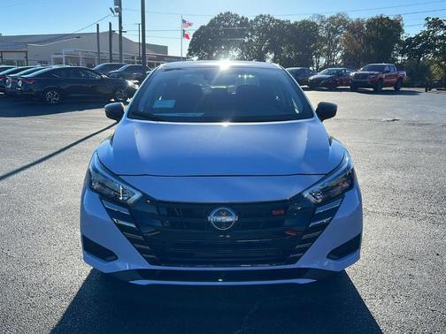 2025 Nissan Versa 1.6 SR