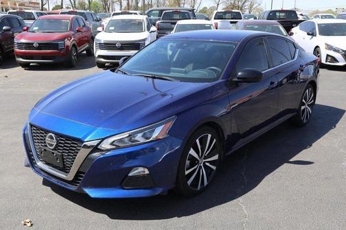 2022 Nissan Altima 2.5 SR