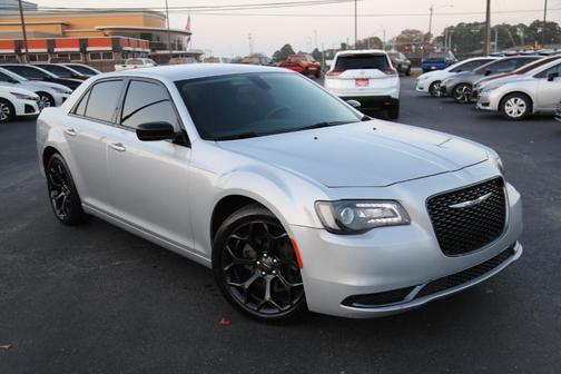 2019 Chrysler 300 Touring