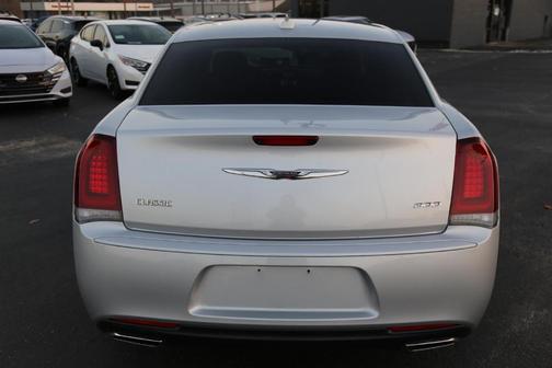 2019 Chrysler 300 Touring