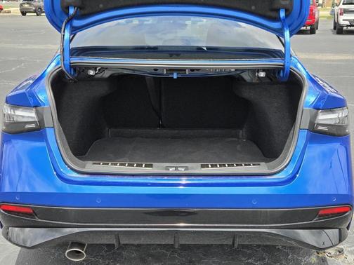 2t Blu Blk Roof 2026 Nissan Sentra SR