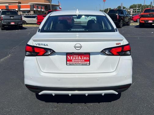 2025 Nissan Versa 1.6 SR