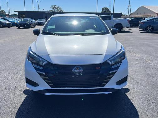 2025 Nissan Versa 1.6 SR