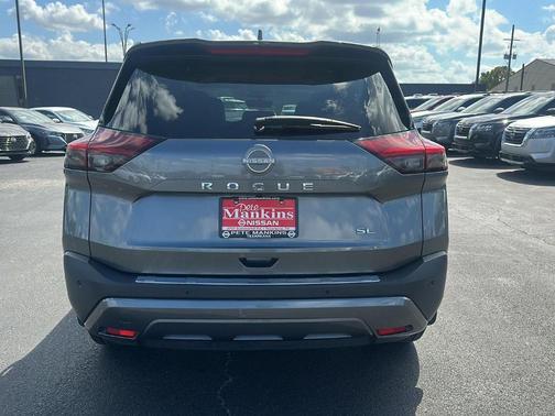 2022 Nissan Rogue SL