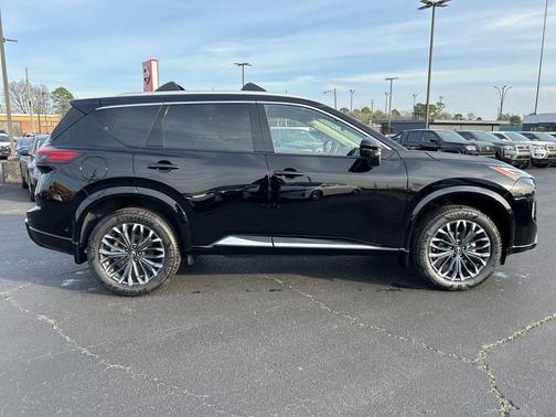 2025 Nissan Rogue Platinum