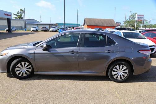 2019 Toyota Camry Hybrid LE