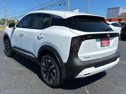 2025 Nissan Kicks SV