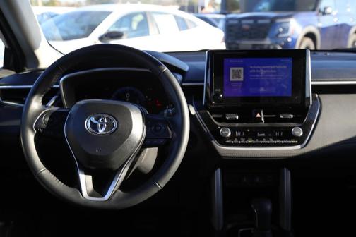 2025 Toyota Corolla Cross XLE