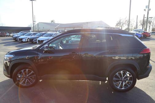 2025 Toyota Corolla Cross XLE