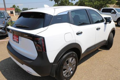 2025 Nissan Kicks S