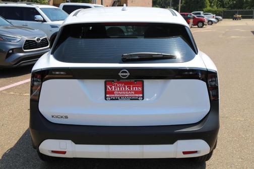 2025 Nissan Kicks S