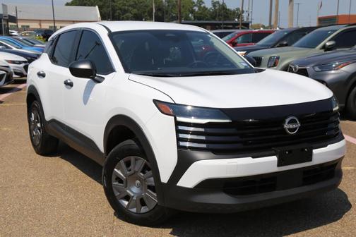 2025 Nissan Kicks S