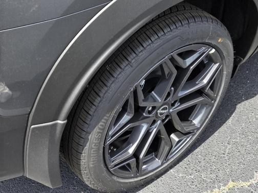 Gun Metallic 2026 Nissan Kicks SR
