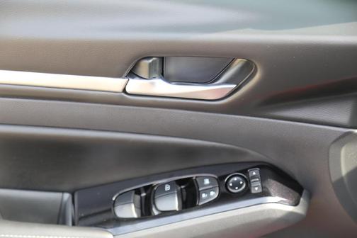 Gun Metallic 2025 Nissan Altima SL