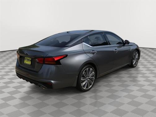 Gun Metallic 2025 Nissan Altima SL