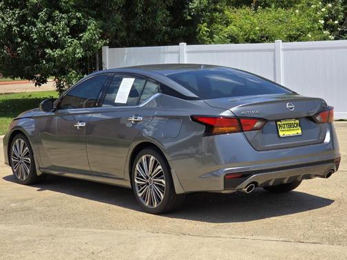Gun Metallic 2025 Nissan Altima SL