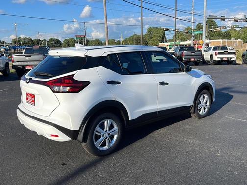 2025 Nissan Kicks Play S