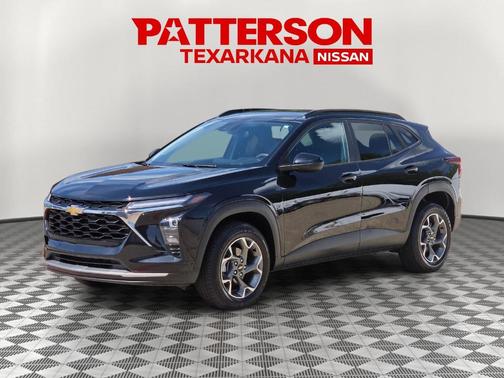Mosaic Black Metallic 2024 Chevrolet Trax LT