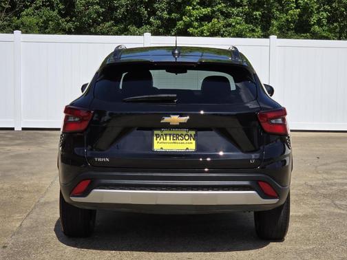 Mosaic Black Metallic 2024 Chevrolet Trax LT