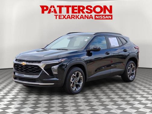 Mosaic Black Metallic 2024 Chevrolet Trax LT
