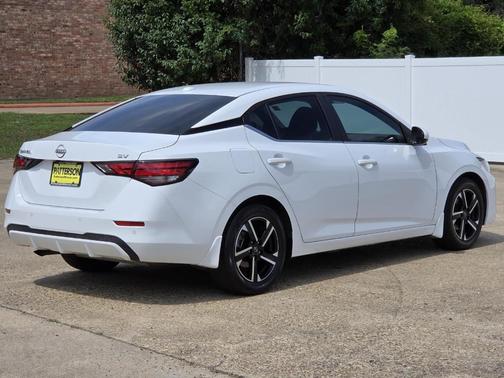 Cloud White 2024 Nissan Sentra SV