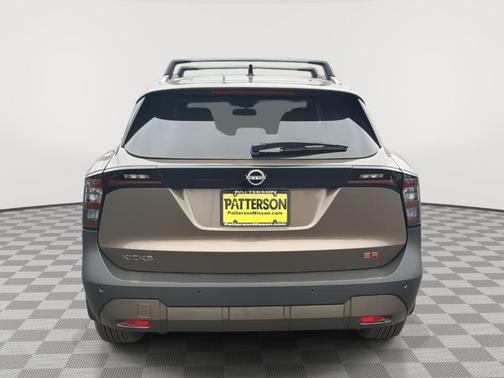 Canyon Bronze M 2026 Nissan Kicks SR