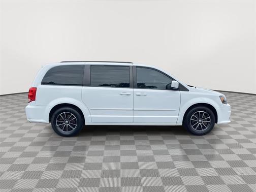 Bright White Clearcoat 2016 Dodge Grand Caravan R/T