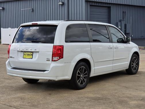 Bright White Clearcoat 2016 Dodge Grand Caravan R/T