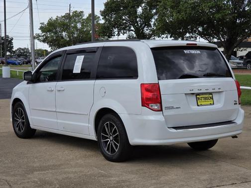 Bright White Clearcoat 2016 Dodge Grand Caravan R/T