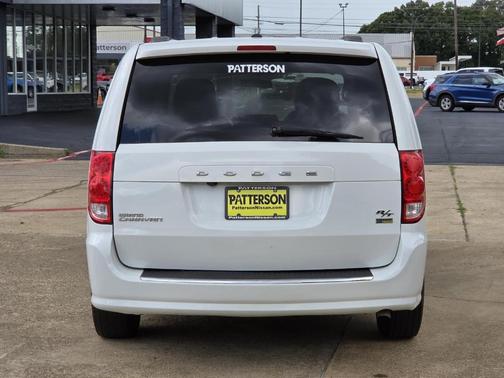 Bright White Clearcoat 2016 Dodge Grand Caravan R/T