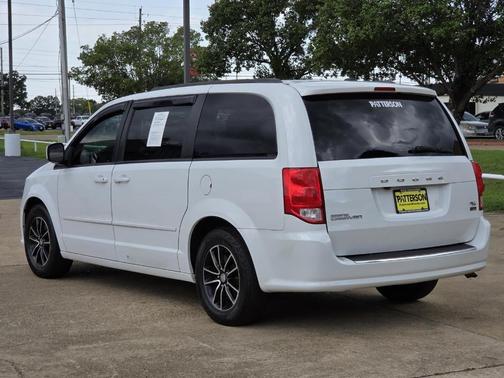 Bright White Clearcoat 2016 Dodge Grand Caravan R/T