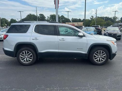 2017 GMC Acadia SLE-2