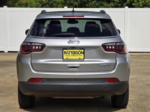 Billet Silver Metallic Clearcoat 2022 Jeep Compass Latitude