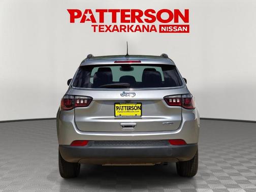 Billet Silver Metallic Clearcoat 2022 Jeep Compass Latitude