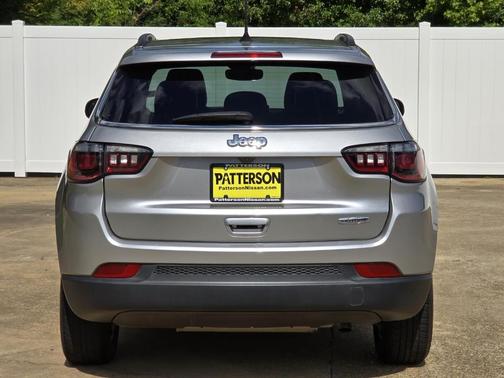 Billet Silver Metallic Clearcoat 2022 Jeep Compass Latitude