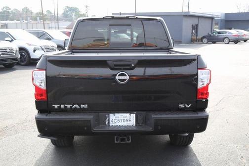 2024 Nissan Titan SV