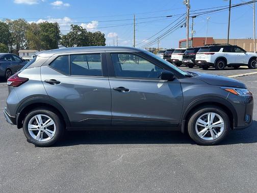 2025 Nissan Kicks Play S