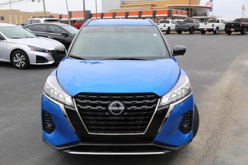 2022 Nissan Kicks SR