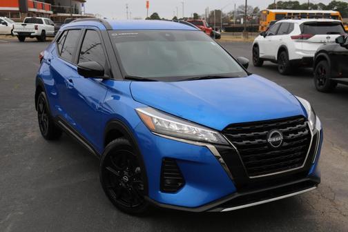 2022 Nissan Kicks SR