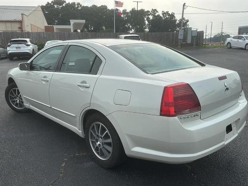 2005 Mitsubishi Galant ES