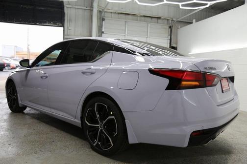 2025 Nissan Altima SR