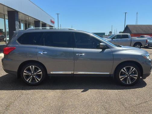 2019 Nissan Pathfinder Platinum