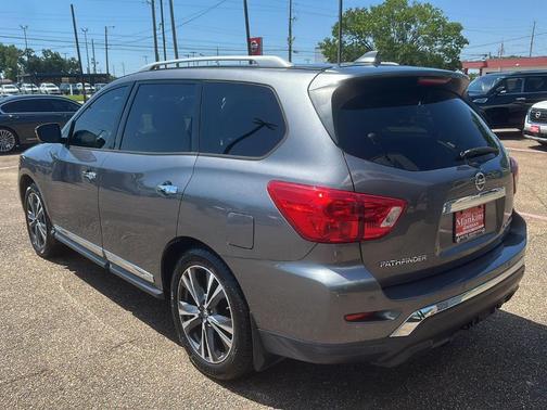 2019 Nissan Pathfinder Platinum