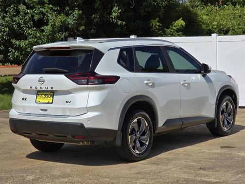 Everest White P 2024 Nissan Rogue SV