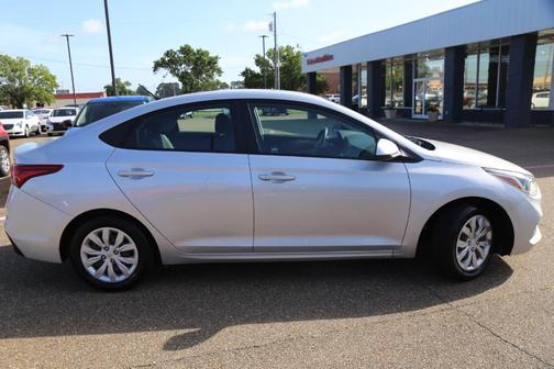 2021 Hyundai Accent SE